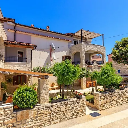 Mirjana Guest house 3*