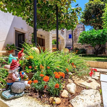 Mirjana Guest house 3*