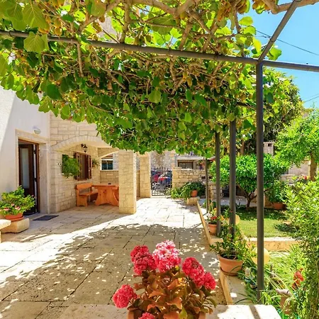 Guest house Mirjana